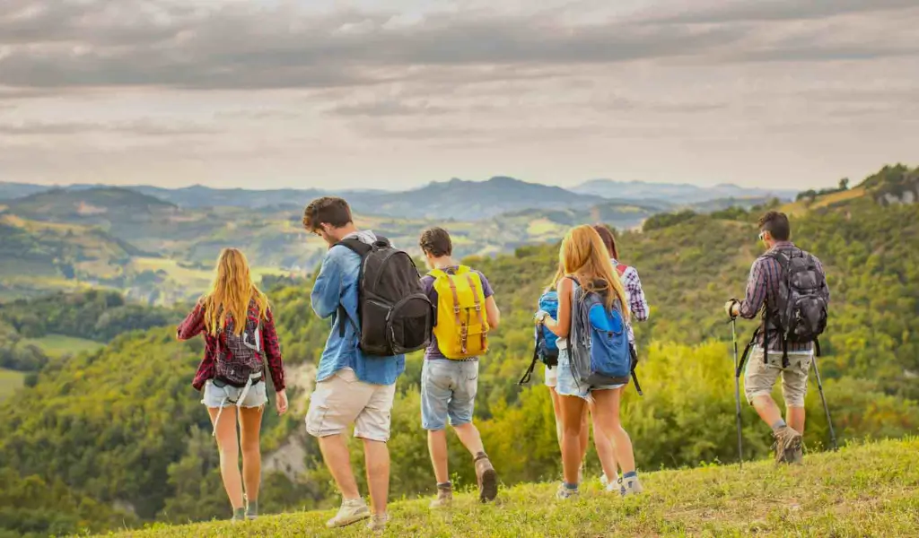 Private India Tour vs Group Tour: Which Is Better?